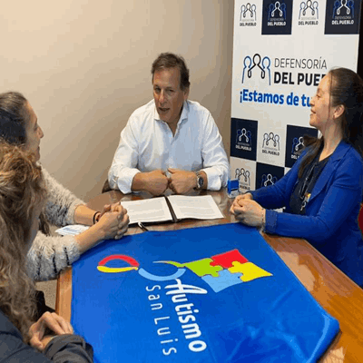 Firma convenio Defensoría